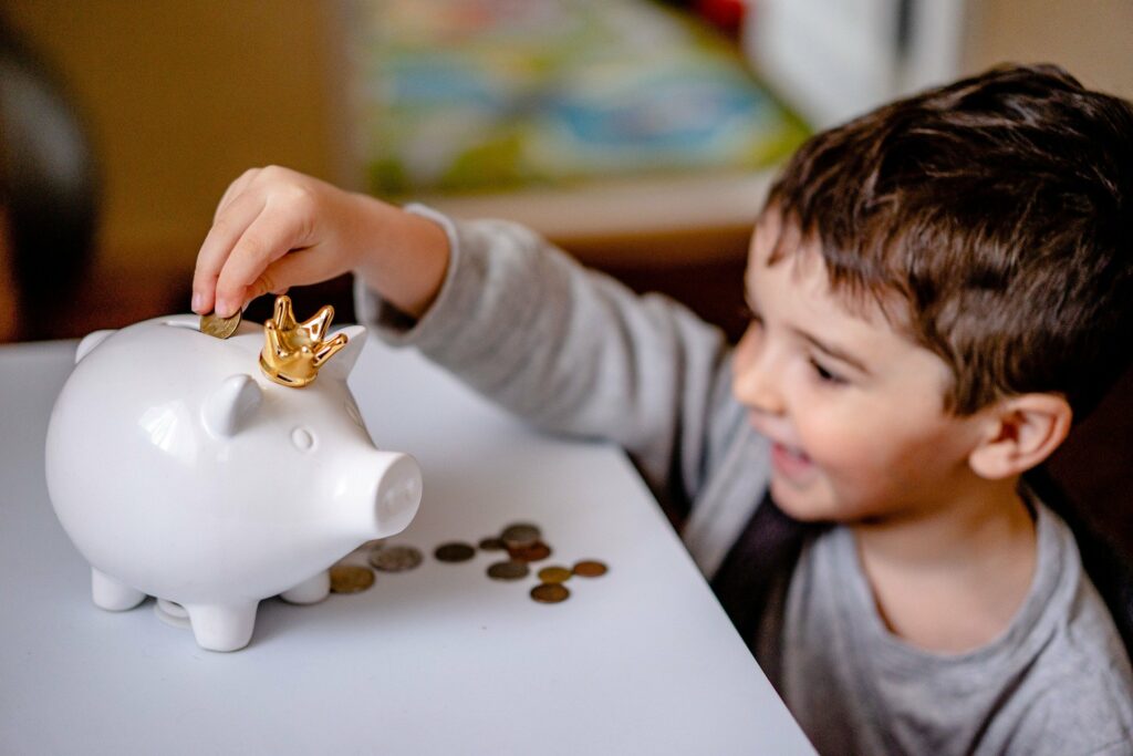 Nachhaltige Finanzerziehung für dein Kind auf geldkinder.de